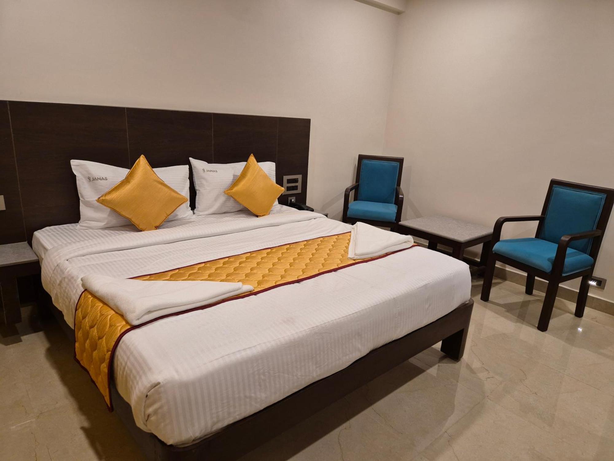 Hotel Janas Tirupati Exterior photo