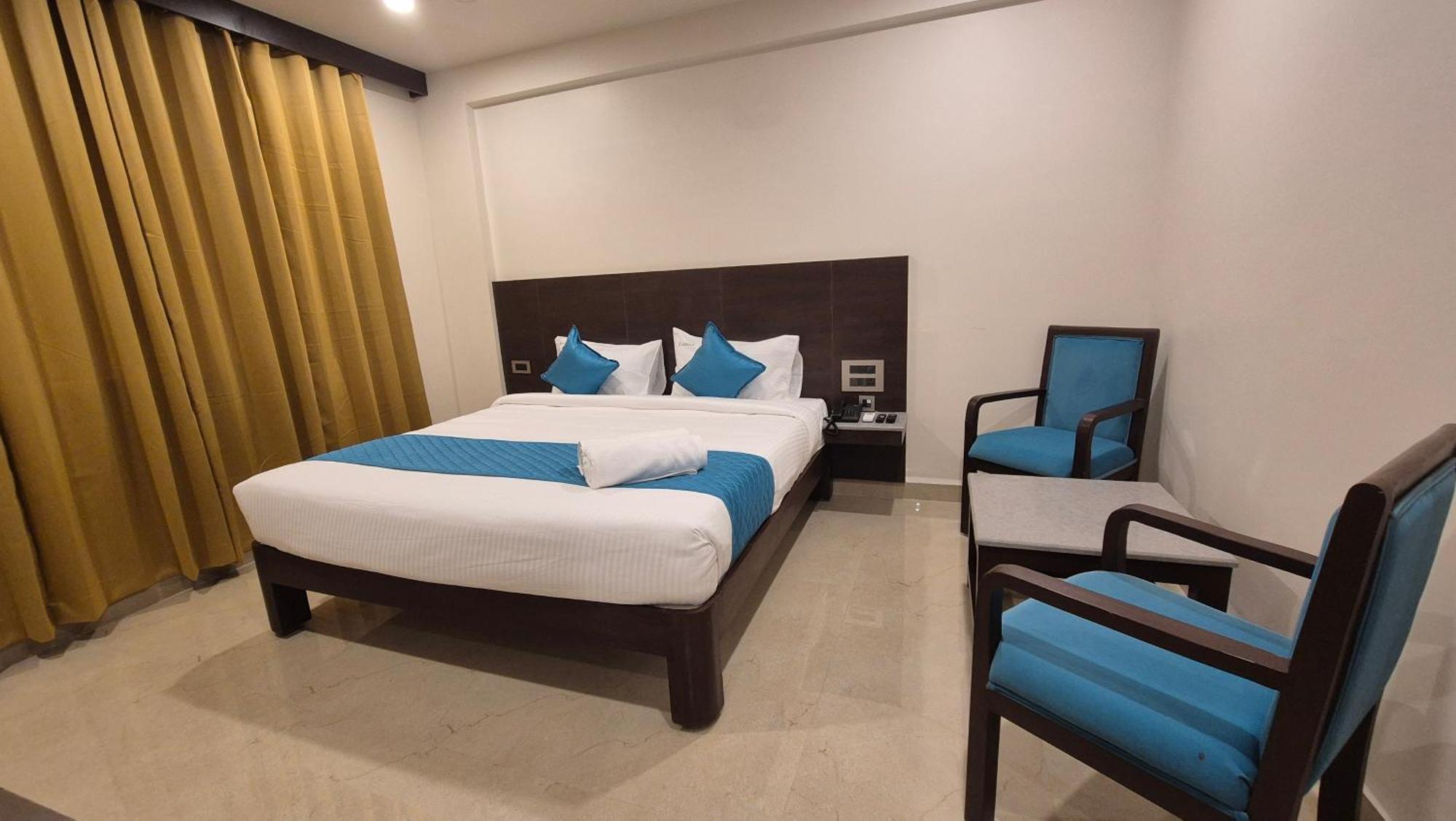 Hotel Janas Tirupati Exterior photo