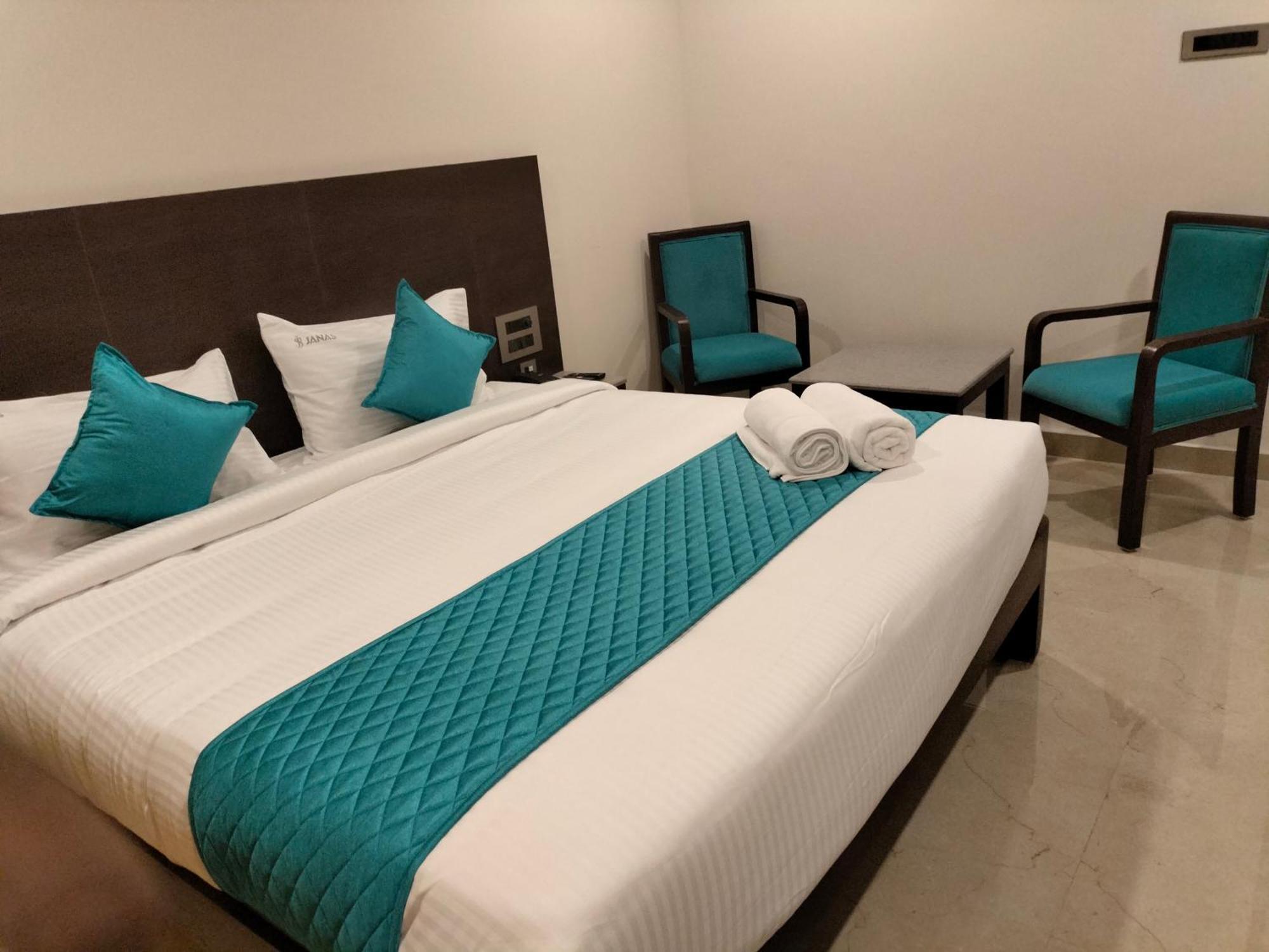 Hotel Janas Tirupati Exterior photo