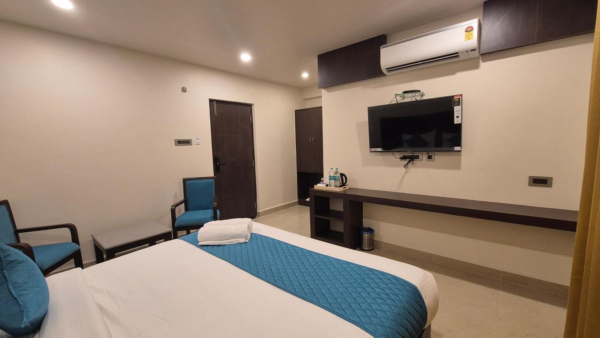 Hotel Janas Tirupati Exterior photo