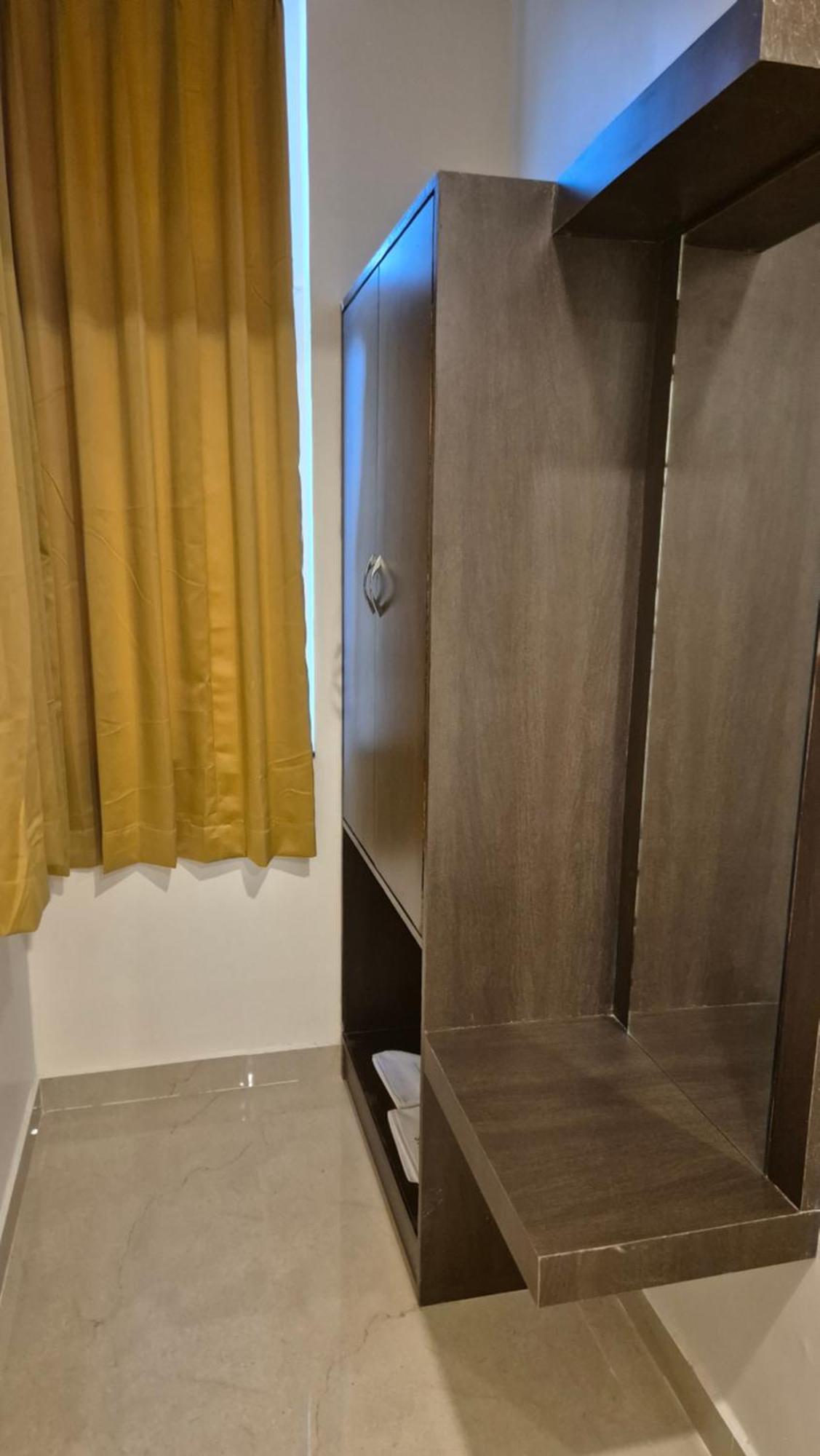 Hotel Janas Tirupati Exterior photo
