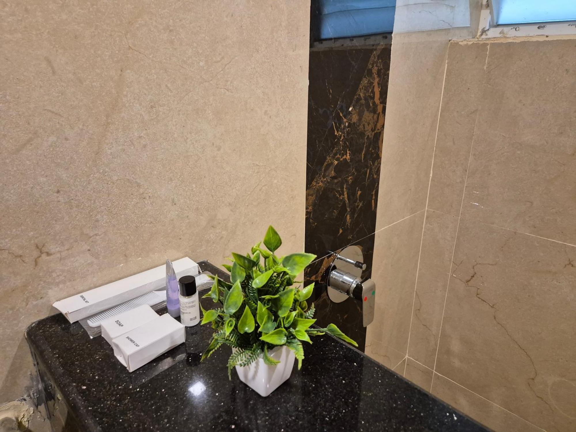 Hotel Janas Tirupati Exterior photo