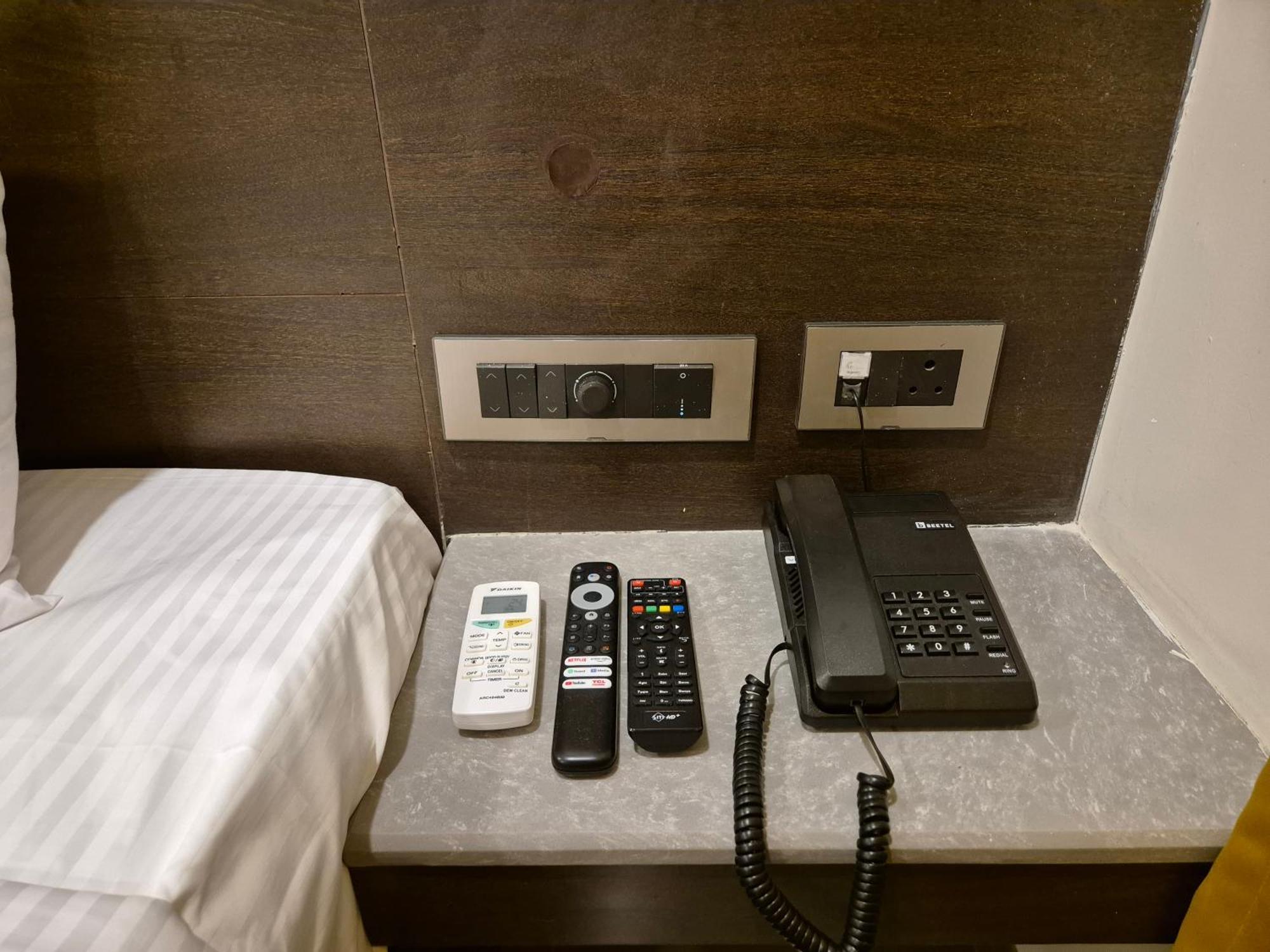 Hotel Janas Tirupati Exterior photo